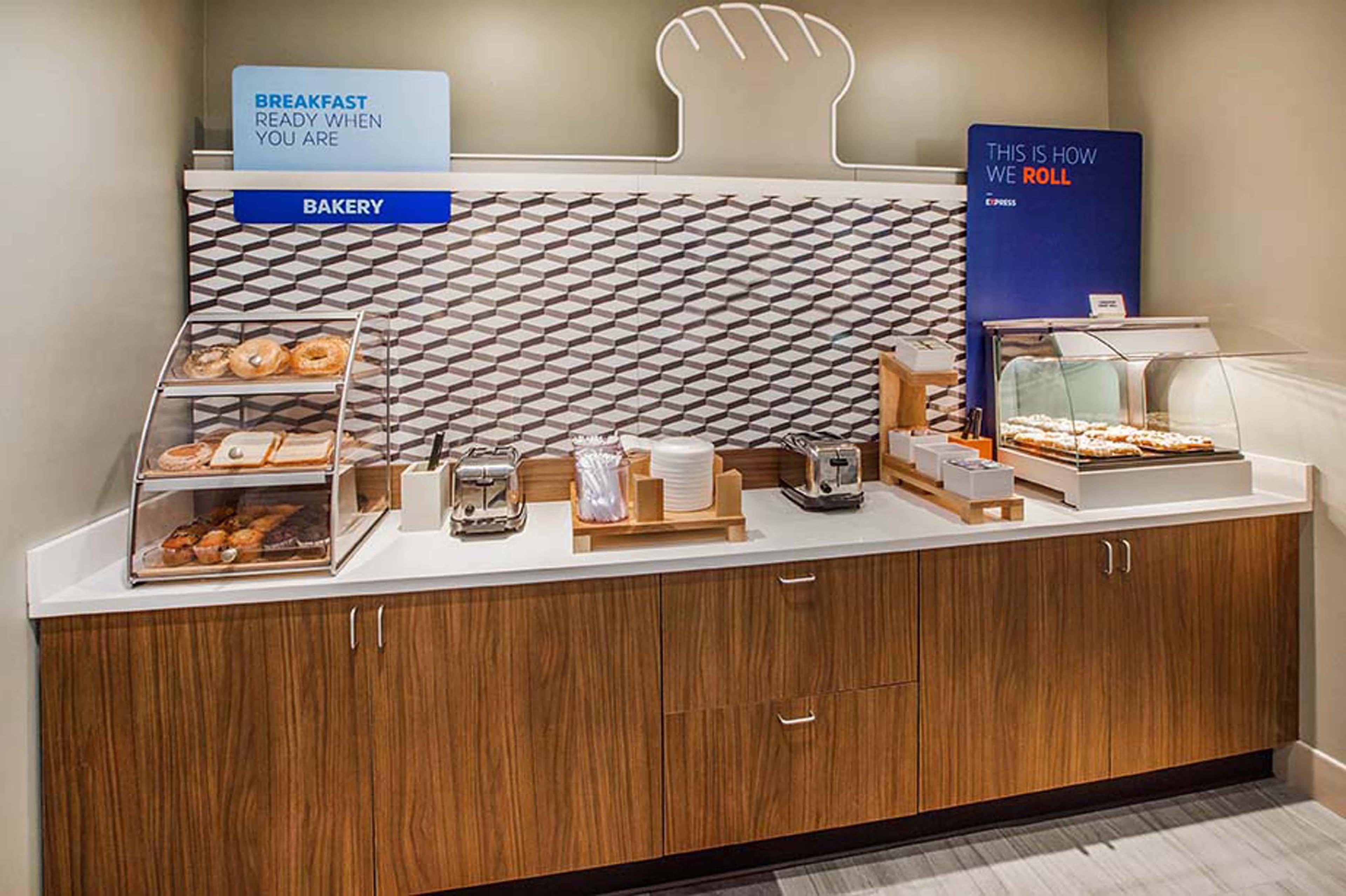 Holiday Inn Express Hotel & Suites Charleston-Ashley Phosphate By Ihg North Charleston Ngoại thất bức ảnh