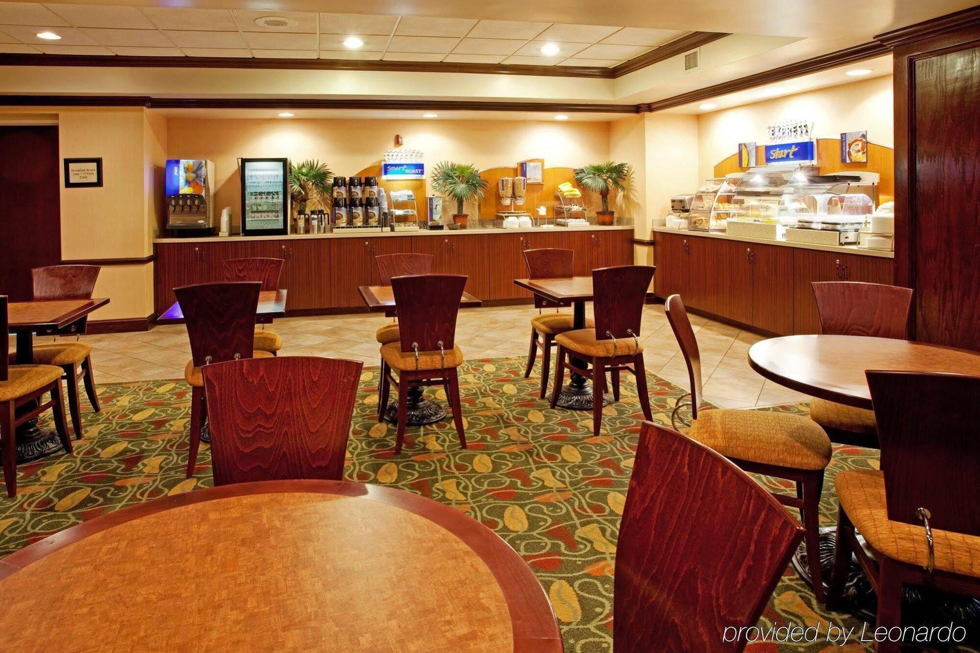 Holiday Inn Express Hotel & Suites Charleston-Ashley Phosphate By Ihg North Charleston Ngoại thất bức ảnh